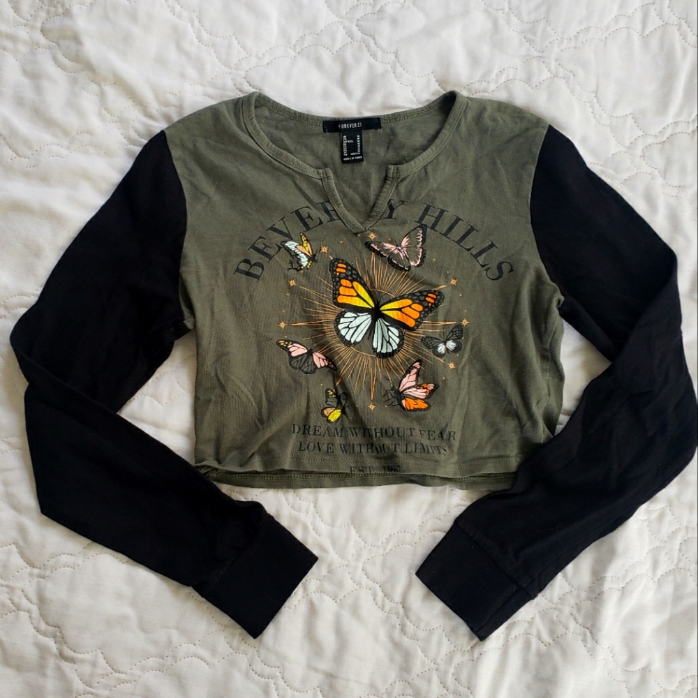 Forever 21 Cropped Long Sleeve 100% Cotton T-shirt, Size Medium